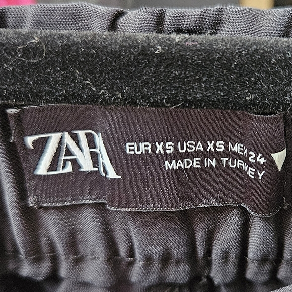 Zara Lightweight Pleated Faded Black Elastic Waist Shorts size XS - Picture 5 of 5